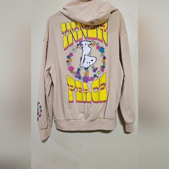 Peanuts Tan Boxy Graphic Sweatshirt - Picture 12 of 14